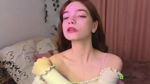 evi_brook online show from October 12, 1:32 pm