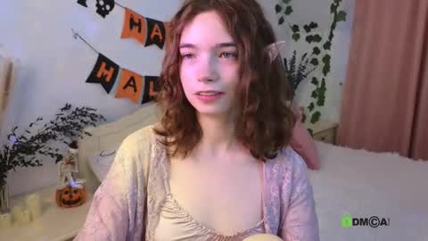 evi_brook online show from October 22, 1:44 pm