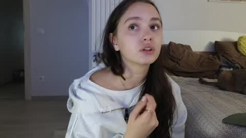 Snapshot of evi_woow chatting on May 5, 10:07 pm evi_woow online show from May 5, 10:07 pm