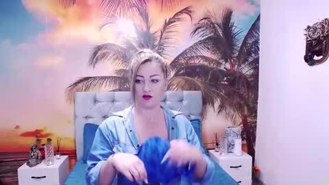 Evia online show from November 20, 1:39 am