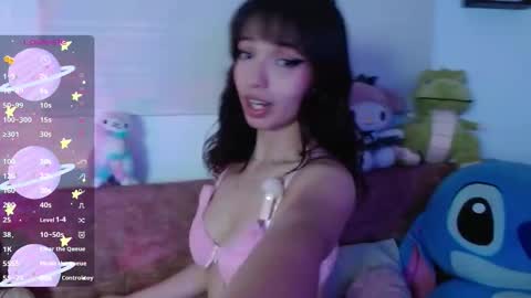 Snapshot of evie_cloud chatting on November 8, 12:22 am Evie Cloud online show from November 8, 12:22 am