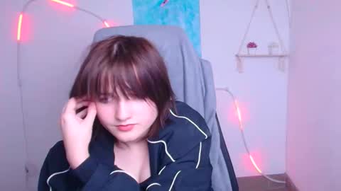 Evie online show from January 12, 1:00 am