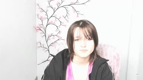 Evie online show from February 15, 8:02 am