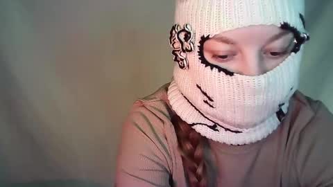 Snapshot of evie_muna chatting on May 11, 2:28 am Renesme White Im here from Monday to Friday online show from May 11, 2:28 am