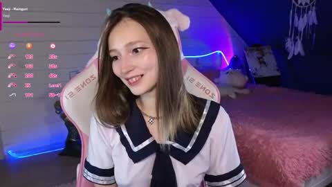 Snapshot of evie_rosen chatting on June 11, 10:30 pm Evie online show from June 11, 10:30 pm