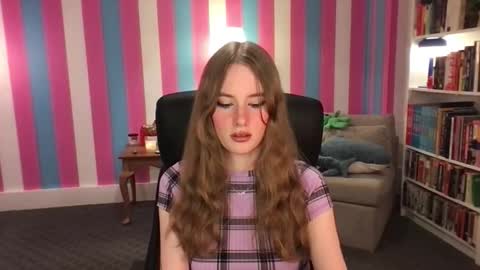 Snapshot of eviecam chatting on December 18, 3:12 am Evie3 online show from December 18, 3:12 am