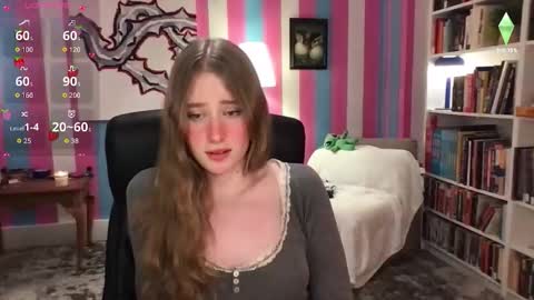 Snapshot of eviecam chatting on February 26, 3:27 am Evie3 online show from February 26, 3:27 am