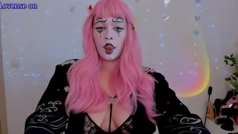 evilla_brill online show from May 25, 10:10 am