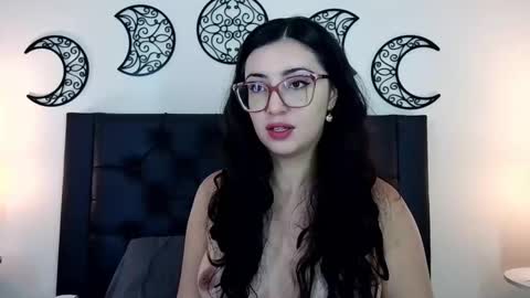 Snapshot of evoletmk chatting on February 5, 4:00 pm Evolet online show from February 5, 4:00 pm