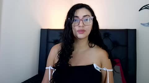 Snapshot of evoletmk chatting on February 19, 6:15 pm Evolet online show from February 19, 6:15 pm