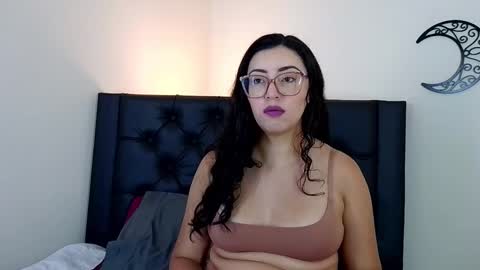 Snapshot of evoletmk chatting on March 2, 5:42 pm Evolet online show from March 2, 5:42 pm