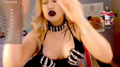 evva_foxxy online show from September 29, 3:39 pm