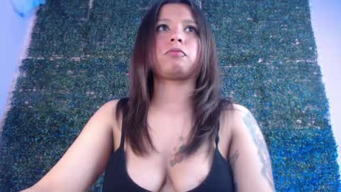 Snapshot of evybubbles_ chatting on May 5, 6:16 pm Im Evy online show from May 5, 6:16 pm