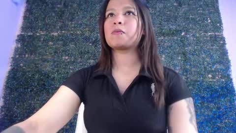 Snapshot of evybubbles_ chatting on May 11, 5:43 pm Im Evy online show from May 11, 5:43 pm