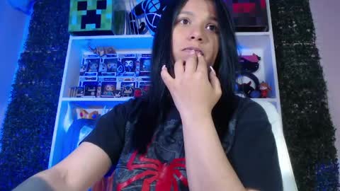 Snapshot of evybubbles_ chatting on June 8, 3:29 am Im Evy online show from June 8, 3:29 am