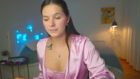 ewelynscott online show from October 19, 5:13 pm