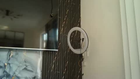 courtney online show from February 18, 6:42 am