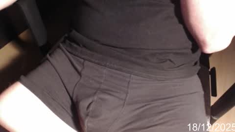 exhib_l0ver online show from December 18, 2:56 pm