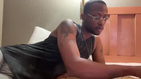 exhibitionvoyeurlive online show from November 9, 6:01 am