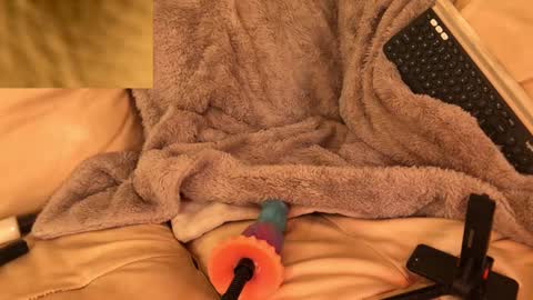 Snapshot of exhibitp chatting on November 5, 5:35 pm exhibitp online show from November 5, 5:35 pm