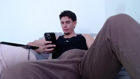 Exi111 online show from October 20, 9:15 pm