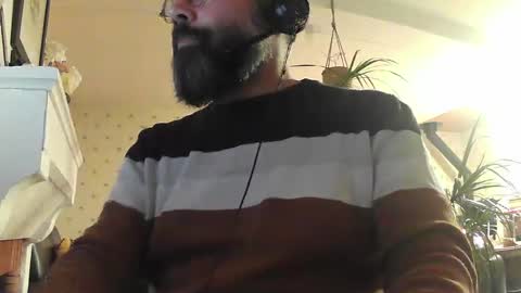 Gio online show from December 1, 4:29 pm