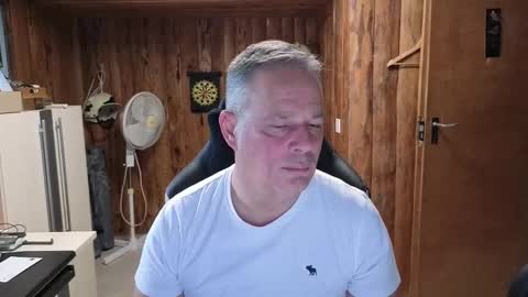 Snapshot of exibe1219 chatting on December 21, 11:11 am exibe1219 online show from December 21, 11:11 am