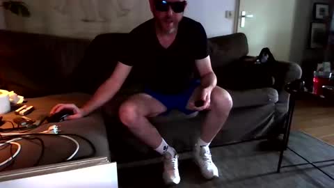 Snapshot of exibist79 chatting on November 13, 8:13 am exibist79 online show from November 13, 8:13 am