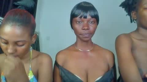 exotic_cutiee online show from July 20, 10:45 pm