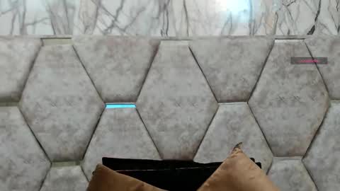 Alison online show from October 18, 7:25 pm