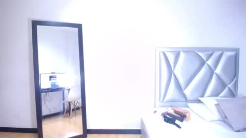 exotic_karmella online show from December 14, 9:24 pm