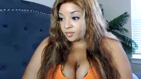 Snapshot of exoticempress18 chatting on May 28, 11:46 pm Paris online show from May 28, 11:46 pm