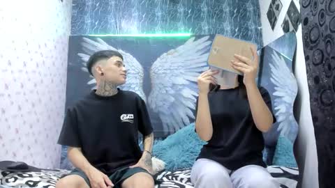 exotichot_couple online show from April 15, 12:17 am