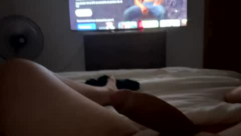 Snapshot of exoticlatins_ chatting on August 5, 9:17 pm exoticlatins_ online show from August 5, 9:17 pm