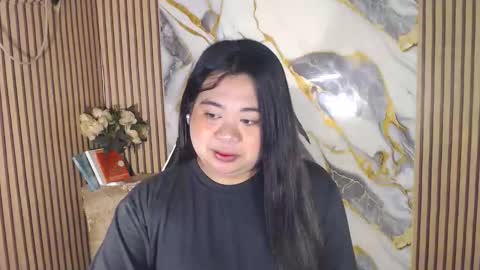 SHANTAL MARIE online show from April 9, 1:38 am