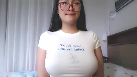 Snapshot of expensive_candyx chatting on February 1, 6:23 am Candy online show from February 1, 6:23 am