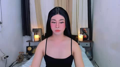 Snapshot of expensive_elise chatting on June 24, 11:53 am expensive_elise online show from June 24, 11:53 am