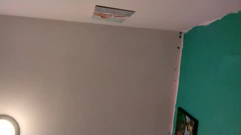 Snapshot of experttreecompany chatting on February 9, 7:23 am experttreecompany online show from February 9, 7:23 am