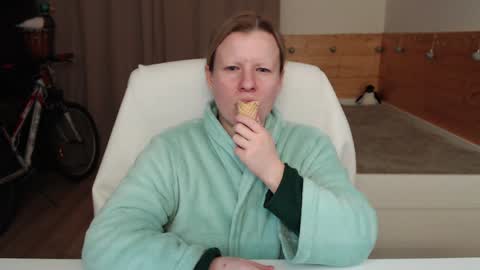 Crystal online show from December 3, 5:45 pm