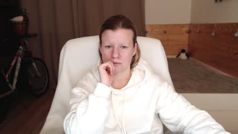 Crystal online show from December 4, 9:35 pm