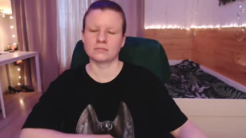 Crystal online show from April 28, 5:07 pm