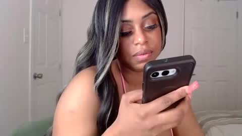 exstacybanks online show from November 20, 7:30 am