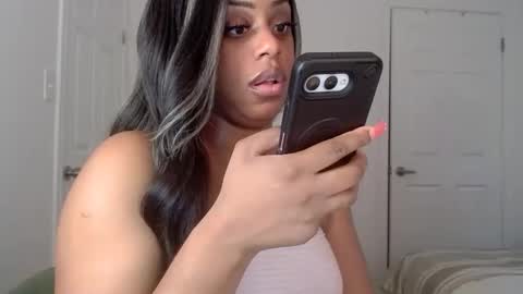 exstacybanks online show from November 24, 8:08 pm