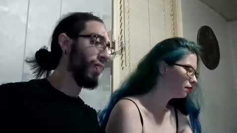 Snapshot of extaticxx chatting on December 2, 3:47 am Extrastatic94 online show from December 2, 3:47 am