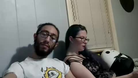 Snapshot of extaticxx chatting on December 18, 3:47 am Extrastatic94 online show from December 18, 3:47 am