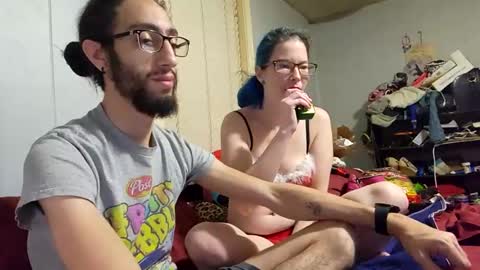 Snapshot of extaticxx chatting on December 26, 4:53 am Extrastatic94 online show from December 26, 4:53 am