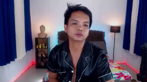 Snapshot of extraservice69menx chatting on November 1, 10:39 am JOHNDAVE online show from November 1, 10:39 am