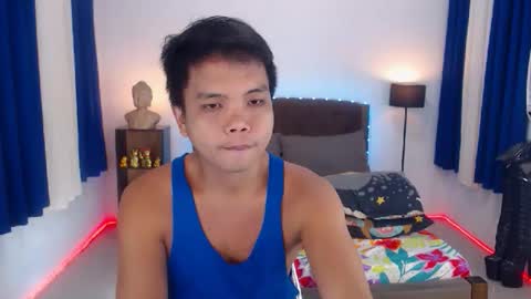 Snapshot of extraservice69menx chatting on November 2, 1:19 am JOHNDAVE online show from November 2, 1:19 am