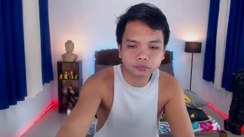 Snapshot of extraservice69menx chatting on November 3, 1:29 am JOHNDAVE online show from November 3, 1:29 am