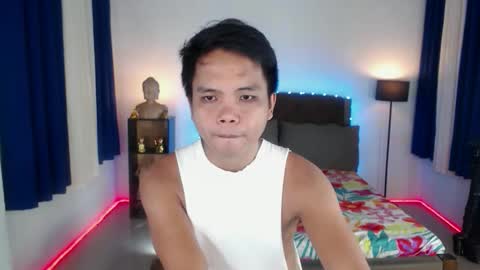 Snapshot of extraservice69menx chatting on November 5, 2:00 am JOHNDAVE online show from November 5, 2:00 am